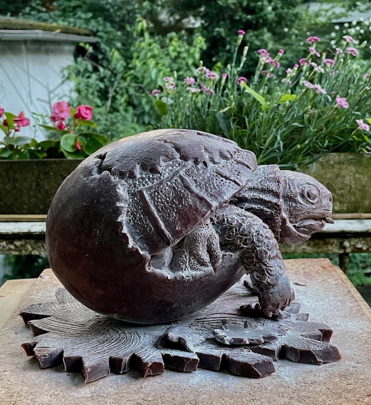 Schildkröte, frisch geschlüpft, Wachsplastik von Clemens Hillebrand, 2026